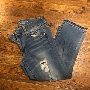 American Eagle Distressed Cropped Jeans